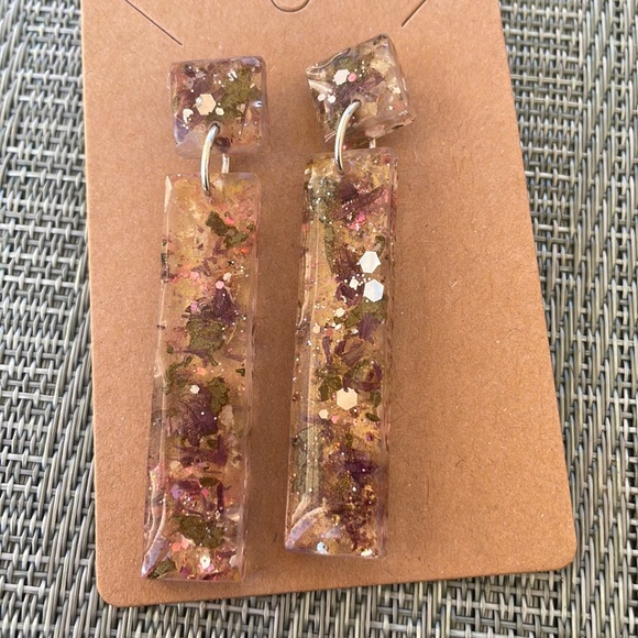 Pressed Flower Dangle Earrings - Picture 4 of 9